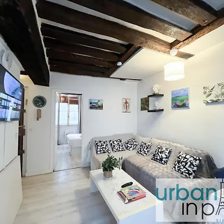 Urbanflat 192 - 1 Bedroom In The Very Center Of * Parigi